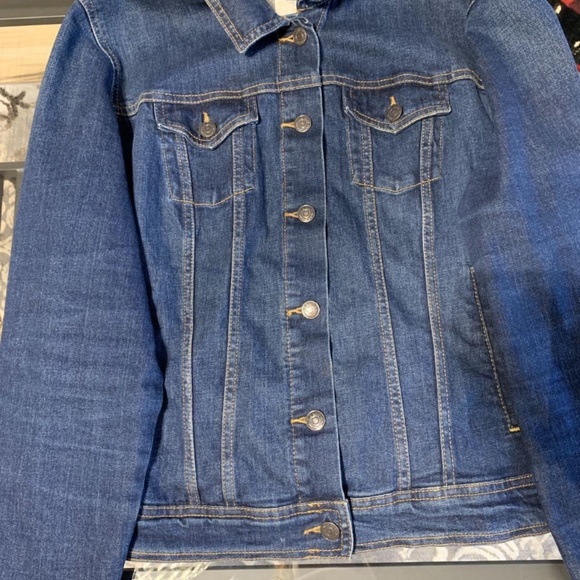 Dark wash old navy jean jacket - Picture 2 of 2